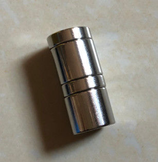 Αγορά Το ασήμι λάμπει ισχυρός βαθμός 18mm X 15mm δίσκων N35 μαγνητών νεοδύμιου χρώματος online manufacture